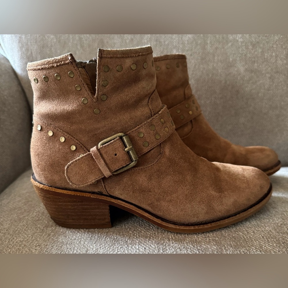 Sofft “Allene” Leather Suede Studded Ankle Boots Size 7.5